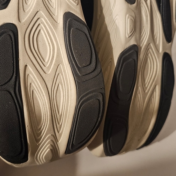 1080 V14 New Balance Size 10.5 Women's Or Men's Size 9. - Picture 9 of 10